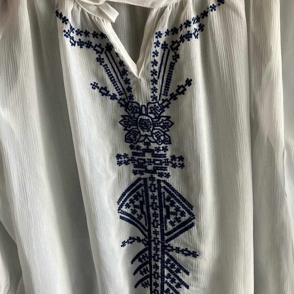 Sheer blouse - Picture 2 of 4